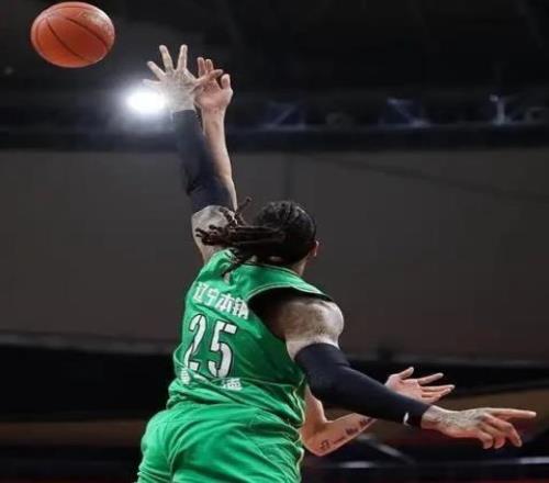 杰克,弗莱彻,达伦之子,乐鱼体育会员登录入口,H5乐鱼体育官网,乐鱼体育